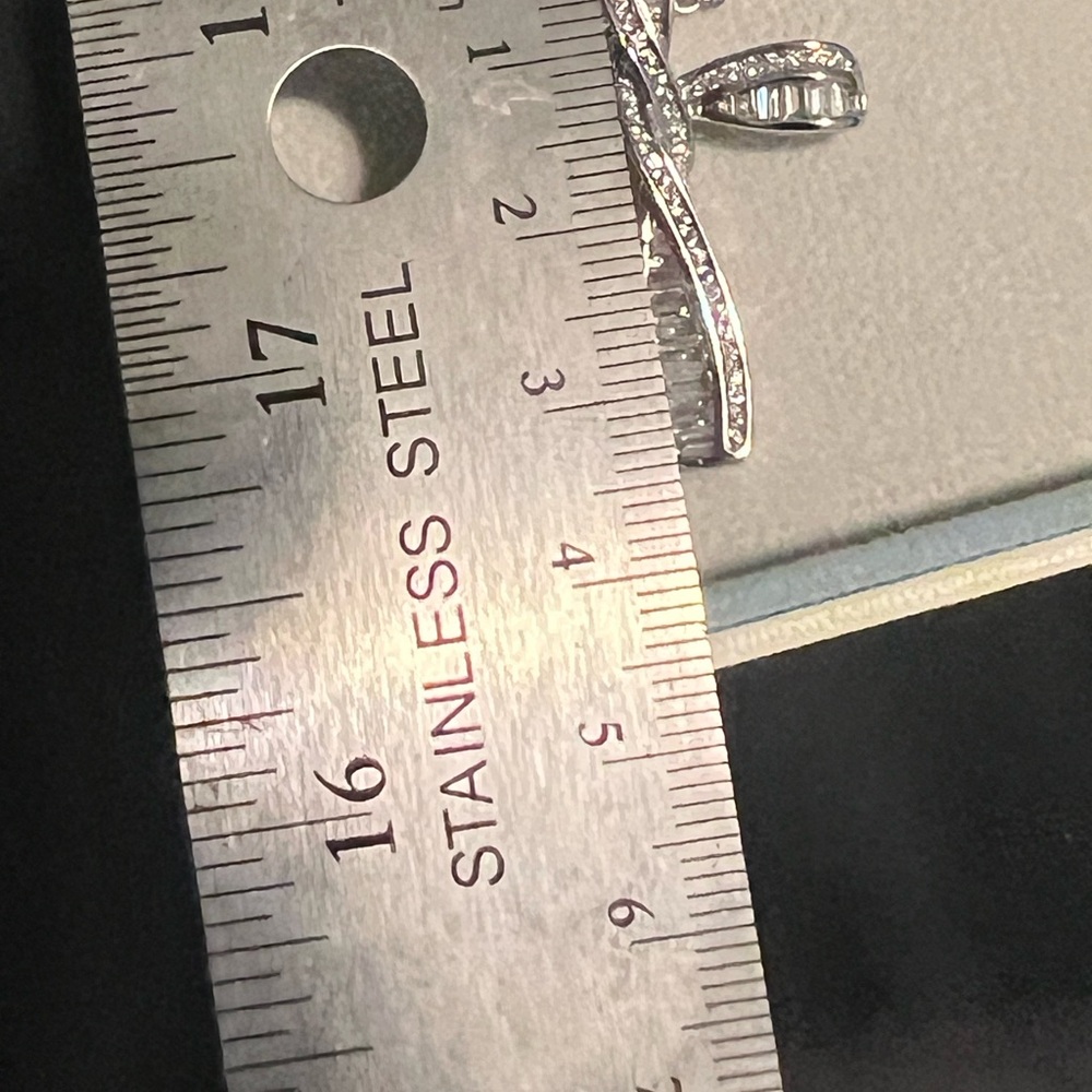 Elegant Silver Cross Pendant Necklace - Picture 2 of 10
